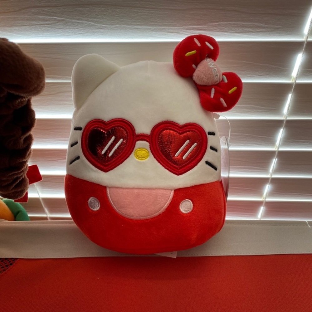 6.5” Hello Kitty Squishmallow